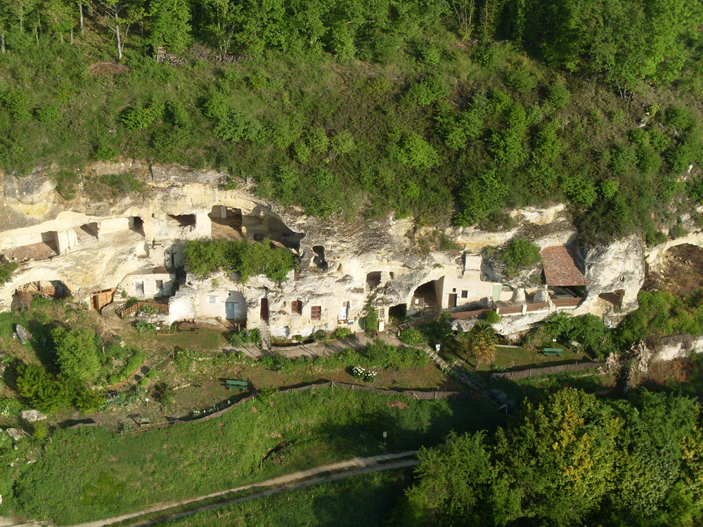 Ethni’cité, le village troglodyte